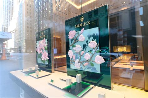 Conflicting reports of looting at Soho Rolex store 